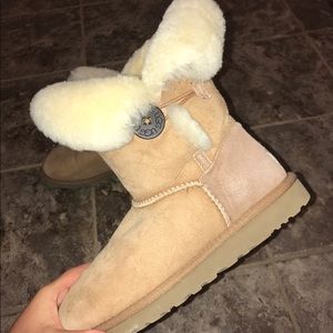 Uggs -Bailey Button